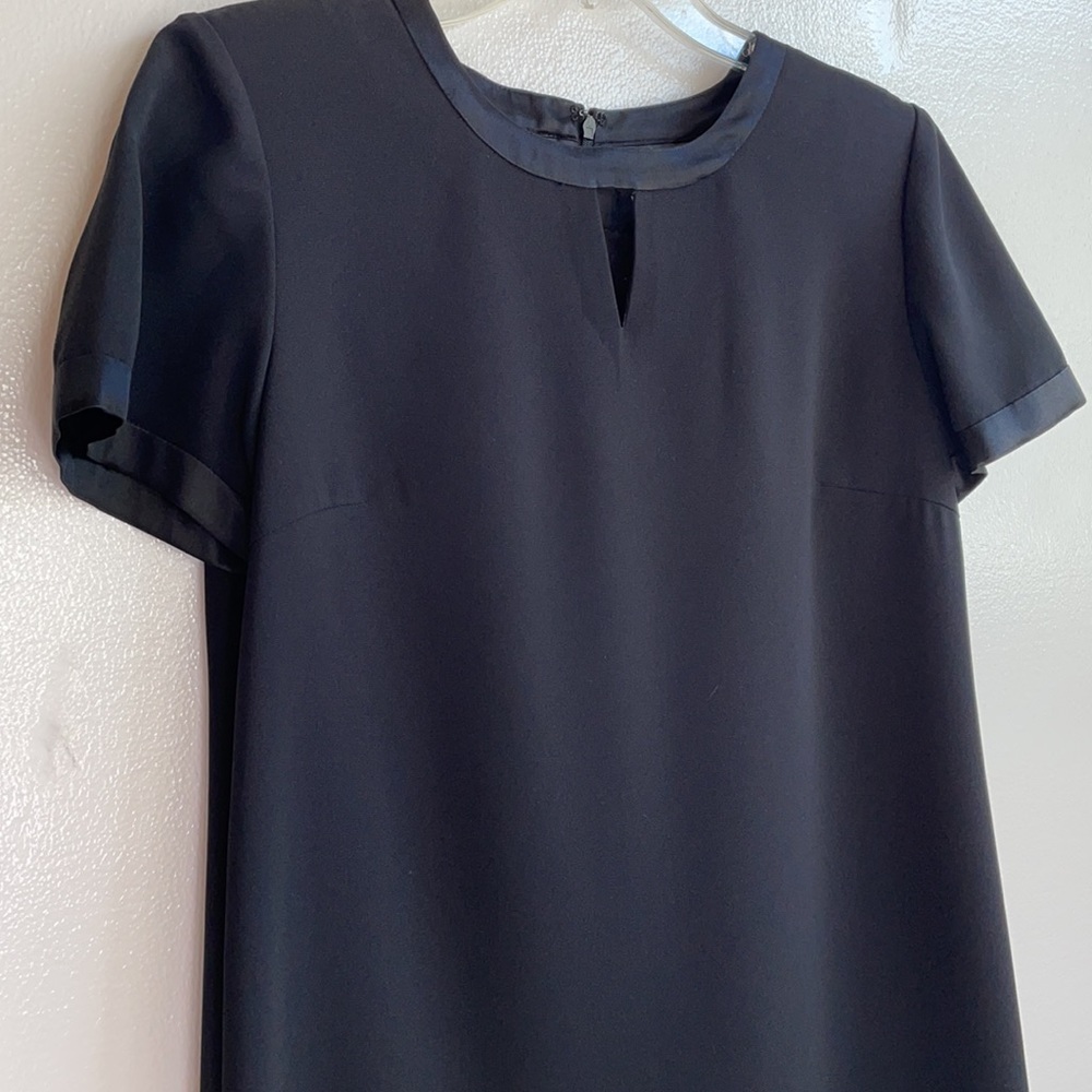 Virgo fully lined keyhole neck back zip short sleeve black sheath dress 12P